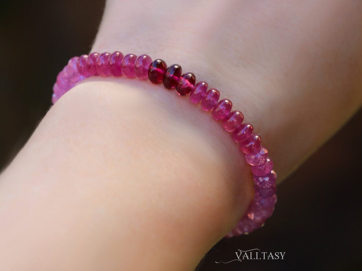 Tundra sapphire】Multi Color Garnet Bracelet - Shop Pearls on a Thread  Bracelets - Pinkoi