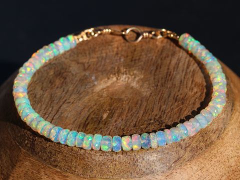 Opal bracelet gold
