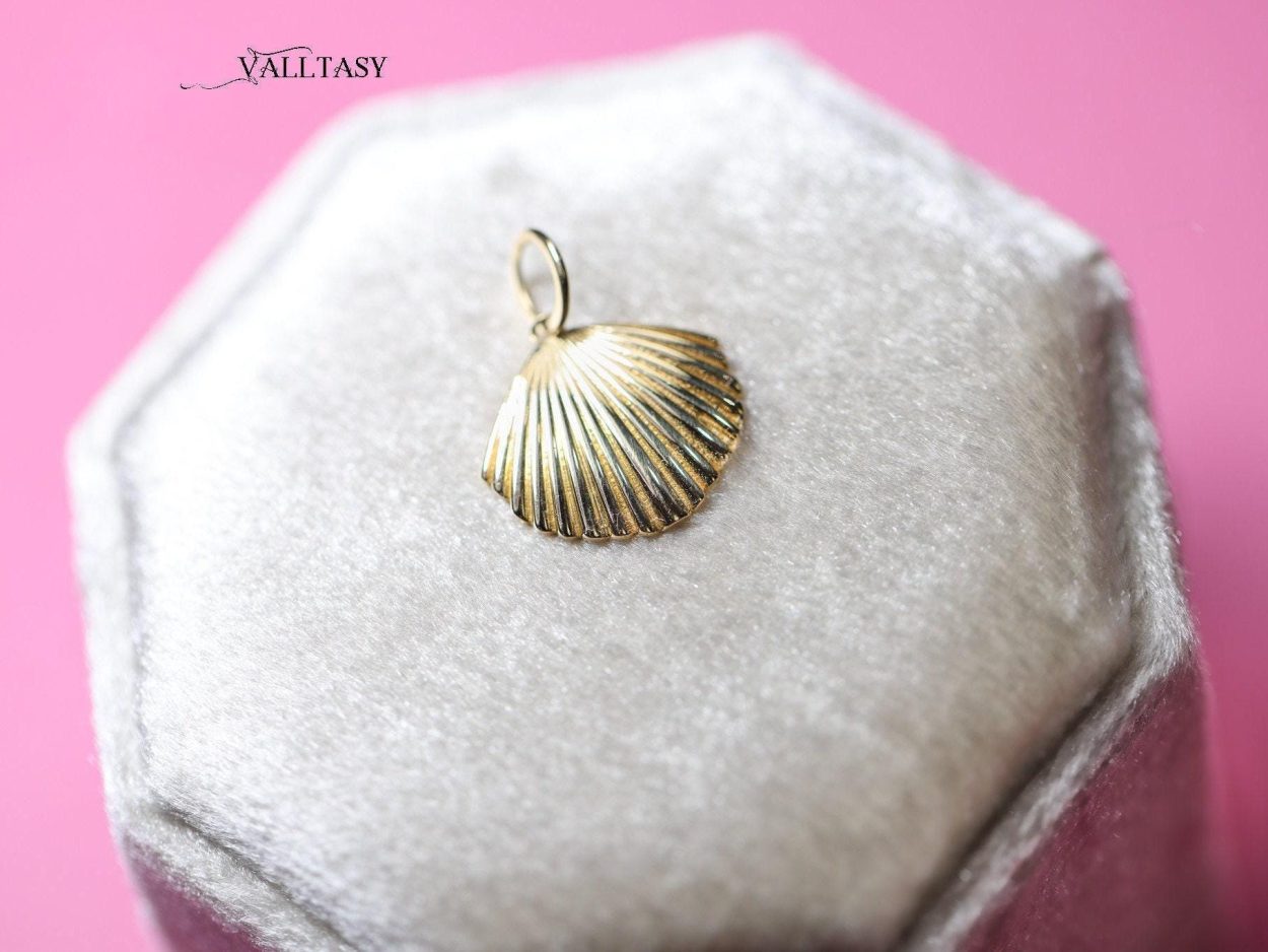 - Solid Gold 14K Sea Shell Charm